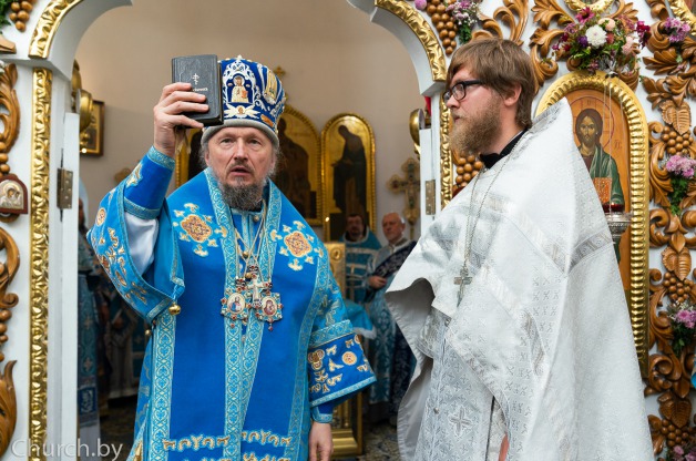 В Неделю 11-ю по Пятидесятнице Патриарший Экзарх возглавил Божественную литургию в храме Минской иконы Божией Матери столичного прихода великомученика Георгия Победоносца