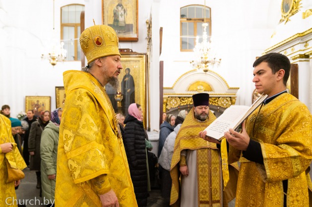 В Неделю 24-ю по Пятидесятнице Митрополит Вениамин совершил Божественную литургию в Свято-Духовом кафедральном соборе города Минска